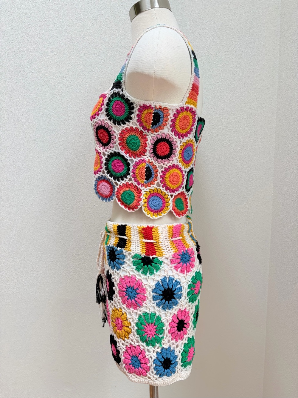 Farm Rio Crochet Matching Set Granny Square Crop Top Shorts Red Pink Size Medium - Picture 4 of 15